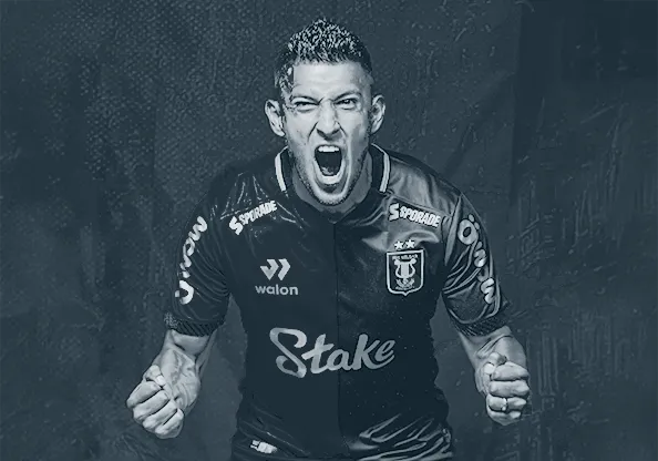 Versión deportiva del FBC Melgar con presencia visual de club.